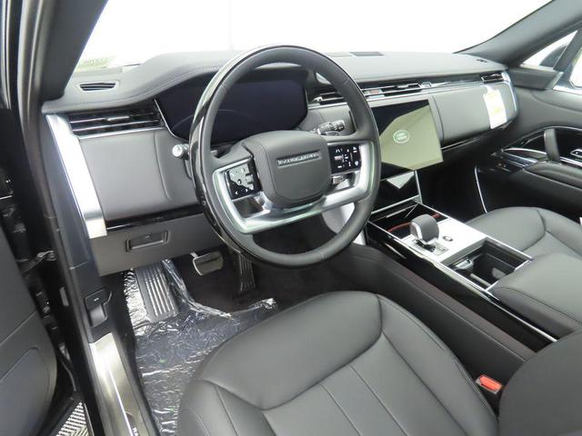 Photo of 2025 Santorini Black Metallic Land Rover Range Rover