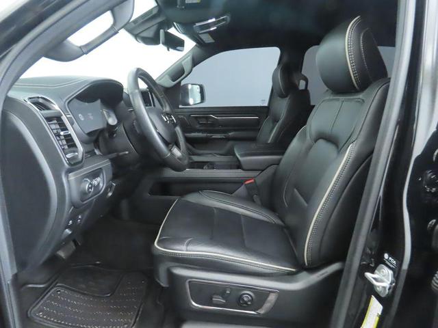 Photo of 2024 Diamond Black Crystal Pearlcoat RAM 1500