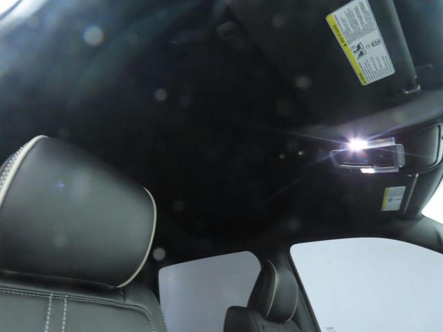 Photo of 2024 Diamond Black Crystal Pearlcoat RAM 1500