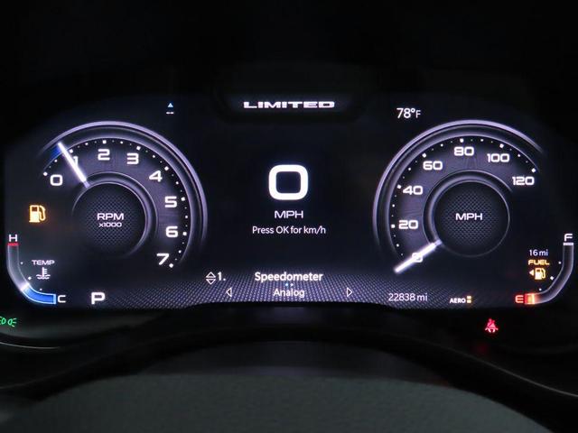Photo of 2024 Diamond Black Crystal Pearlcoat RAM 1500