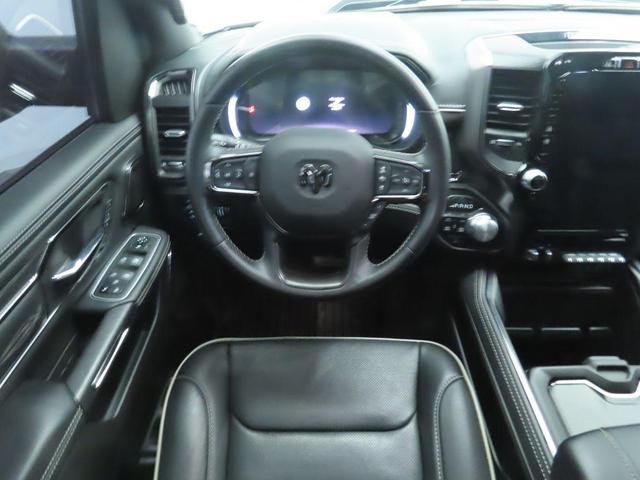 Photo of 2024 Diamond Black Crystal Pearlcoat RAM 1500