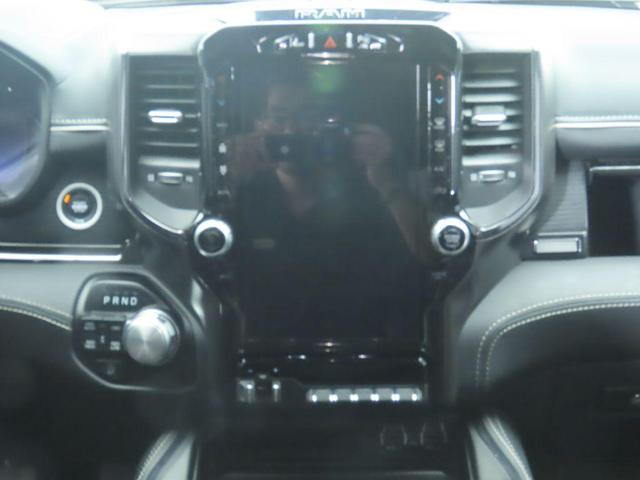 Photo of 2024 Diamond Black Crystal Pearlcoat RAM 1500