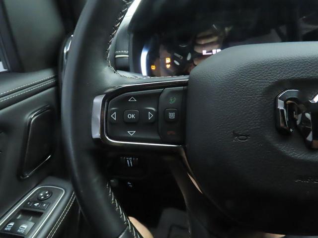 Photo of 2024 Diamond Black Crystal Pearlcoat RAM 1500