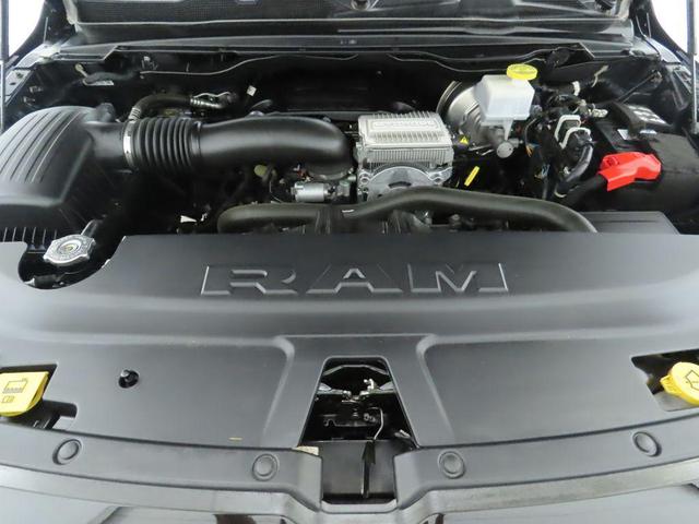 Photo of 2024 Diamond Black Crystal Pearlcoat RAM 1500