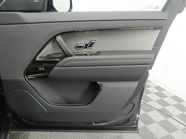 Photo of 2025 Carpathian Gray Premium Metallic Land Rover Range Rover Sport