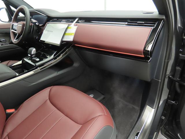 Photo of 2025 Carpathian Grey Premium Metallic Land Rover Range Rover Sport