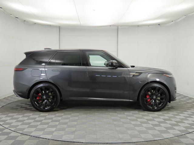 Photo of 2025 Carpathian Grey Premium Metallic Land Rover Range Rover Sport