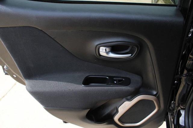 Photo of 2015 Black Jeep Renegade