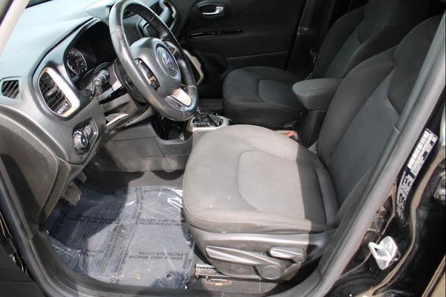 Photo of 2015 Black Jeep Renegade