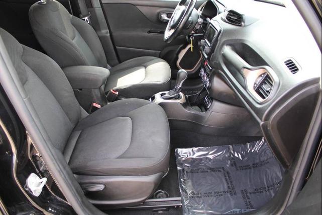Photo of 2015 Black Jeep Renegade