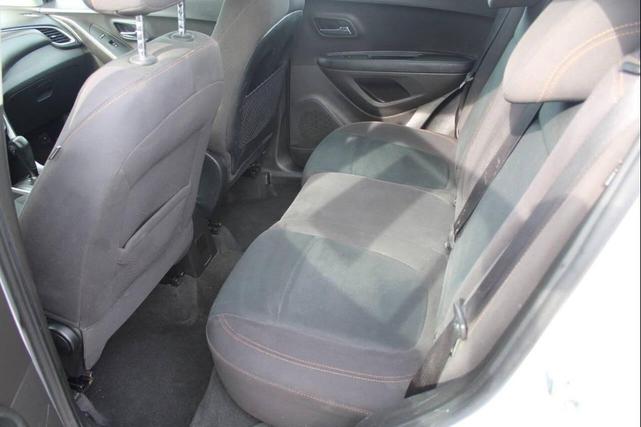 Photo of 2018 Summit White Chevrolet Trax