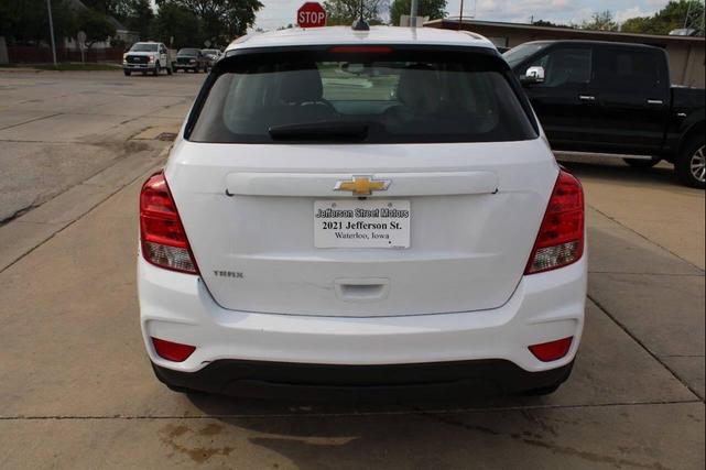 Photo of 2018 Summit White Chevrolet Trax