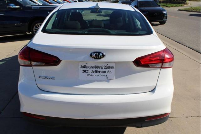 Photo of 2017 Clear White Kia Forte