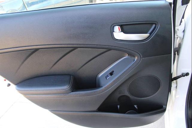 Photo of 2017 Clear White Kia Forte