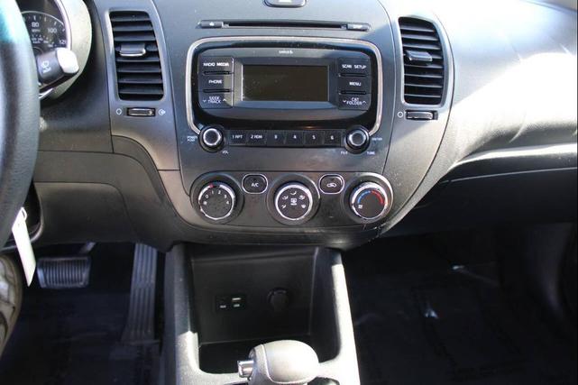 Photo of 2017 Clear White Kia Forte