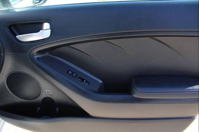 Photo of 2017 Clear White Kia Forte