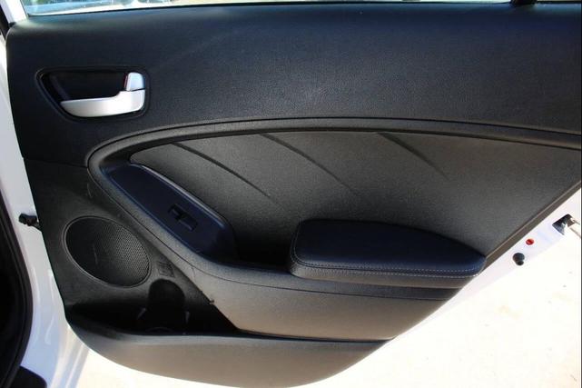 Photo of 2017 Clear White Kia Forte