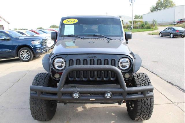 Photo of 2014 Granite Crystal Metallic Clearcoat Jeep Wrangler Unlimited