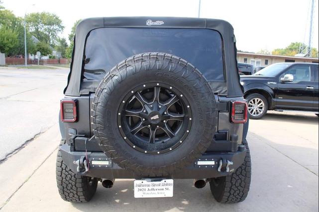 Photo of 2014 Granite Crystal Metallic Clearcoat Jeep Wrangler Unlimited