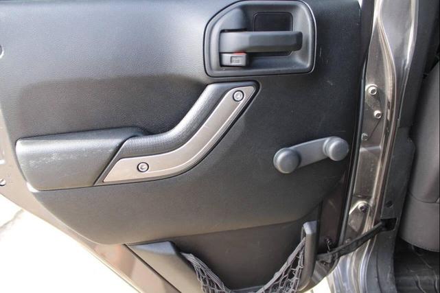 Photo of 2014 Granite Crystal Metallic Clearcoat Jeep Wrangler Unlimited