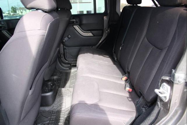 Photo of 2014 Granite Crystal Metallic Clearcoat Jeep Wrangler Unlimited