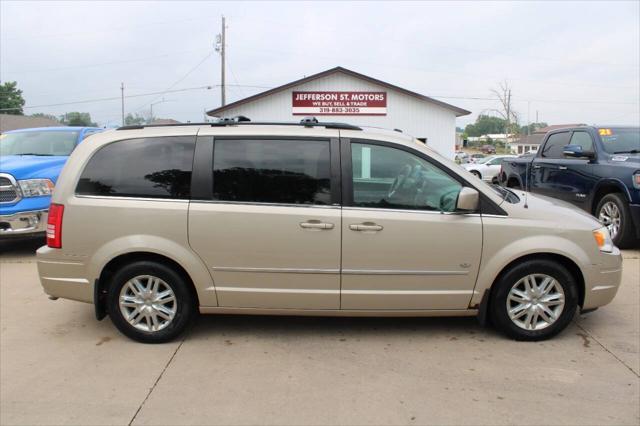 2009 Chrysler Town & Country