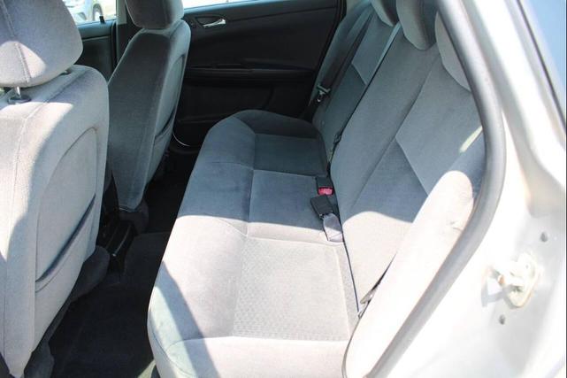 Photo of 2006 Silver Chevrolet Impala
