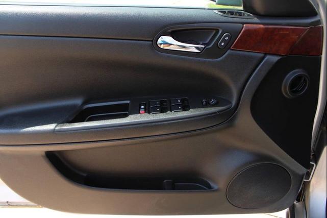 Photo of 2006 Silver Chevrolet Impala