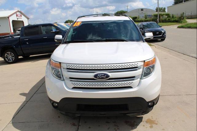 Photo of 2015 White Platinum Metallic Tri-Coat Ford Explorer