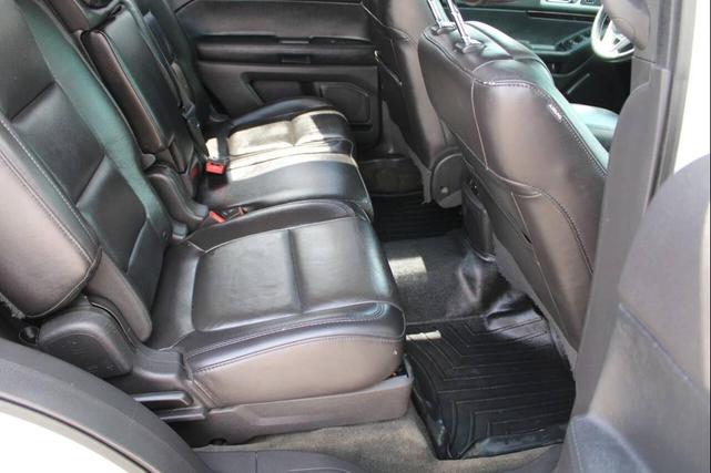 Photo of 2015 White Platinum Metallic Tri-Coat Ford Explorer