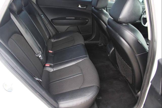 Photo of 2019 Snow White Pearl Kia Optima