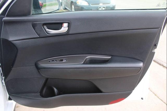 Photo of 2019 Snow White Pearl Kia Optima