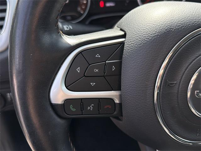 Photo of 2020 White Clearcoat Jeep Compass