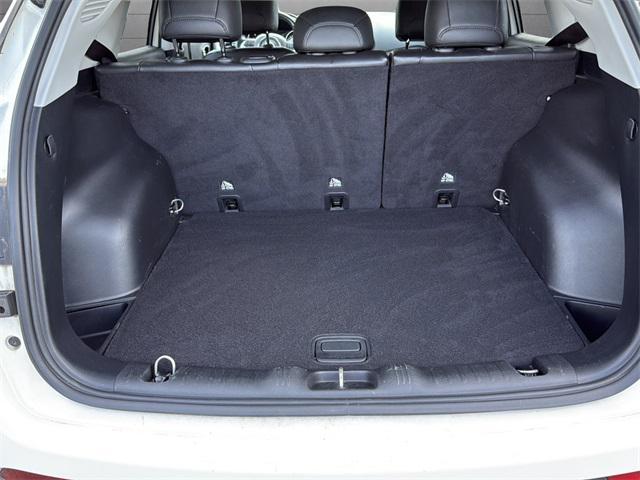 Photo of 2020 White Clearcoat Jeep Compass