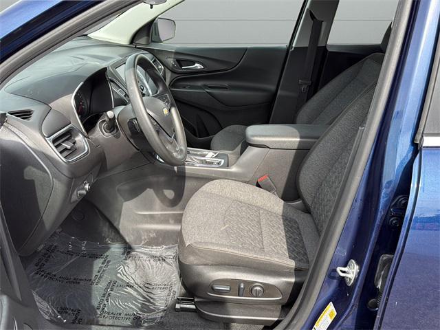 Photo of 2023 Blue Glow Metallic Chevrolet Equinox