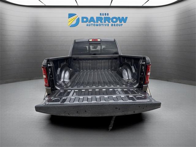 Photo of 2025 Granite Crystal Metallic Clearcoat RAM 1500