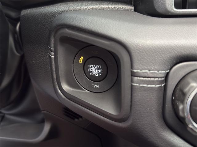 Photo of 2025 Bright White Clearcoat Jeep Wrangler