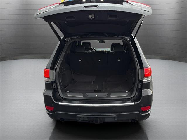 Photo of 2019 Diamond Black Crystal Pearlcoat Jeep Grand Cherokee