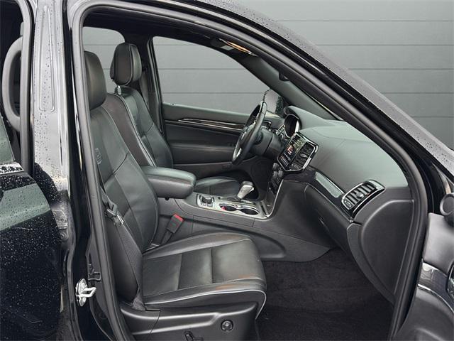 Photo of 2019 Diamond Black Crystal Pearlcoat Jeep Grand Cherokee