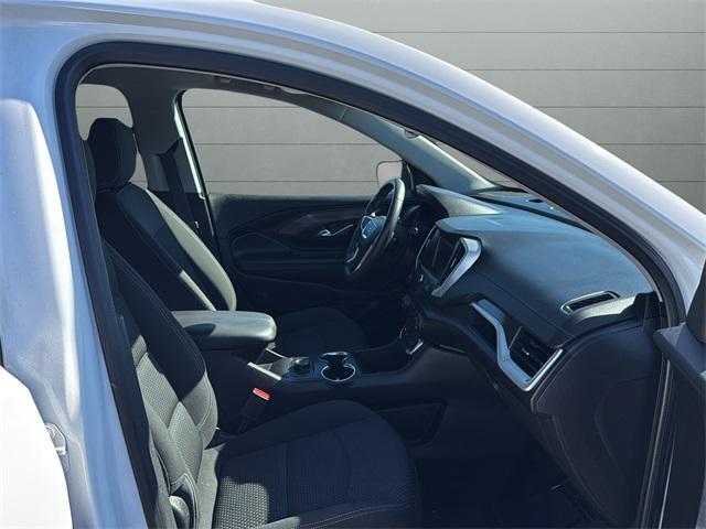 Photo of 2024 Summit White GMC Terrain