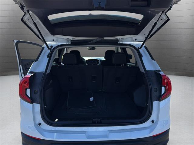 Photo of 2024 Summit White GMC Terrain
