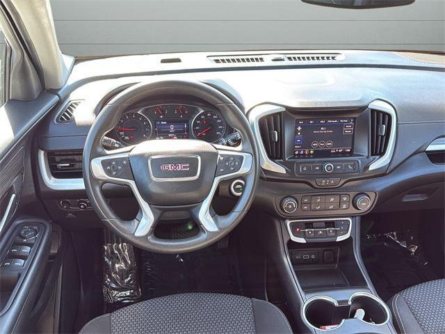 Photo of 2024 Summit White GMC Terrain
