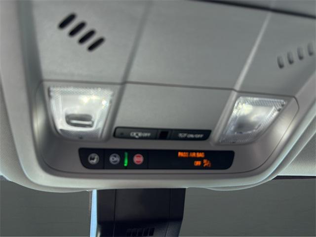 Photo of 2024 Summit White GMC Terrain
