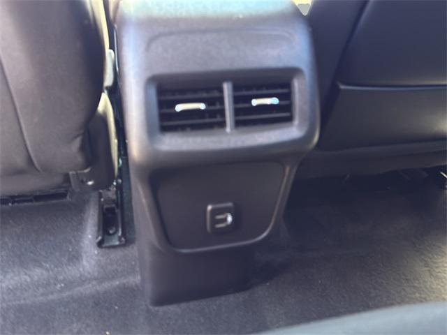 Photo of 2024 Summit White GMC Terrain