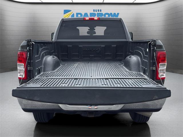 Photo of 2024 Granite Crystal Metallic Clearcoat RAM 2500