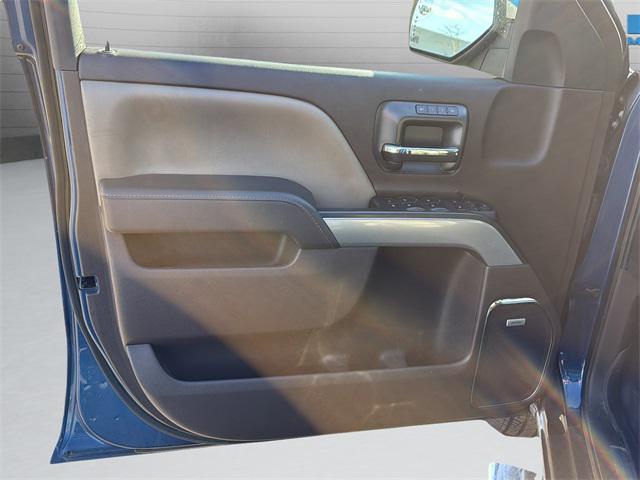 Photo of 2016 Deep Ocean Blue Metallic Chevrolet Silverado 1500