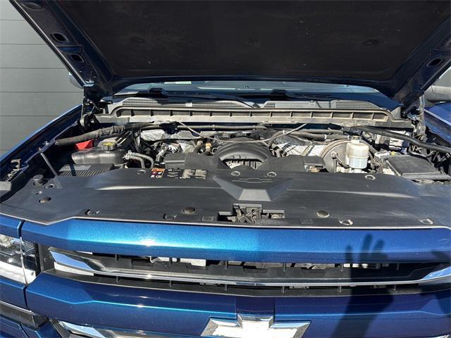 Photo of 2016 Deep Ocean Blue Metallic Chevrolet Silverado 1500