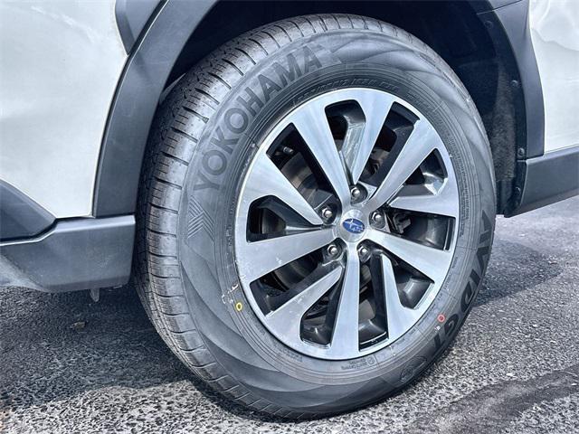 Photo of 2023 Crystal White Pearl Subaru Outback