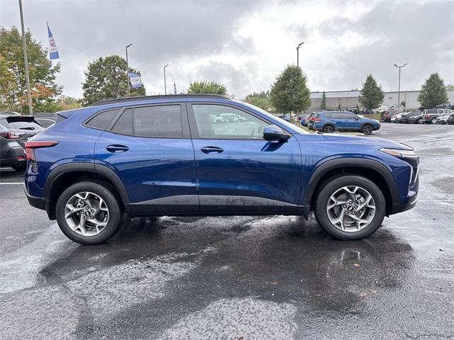 Photo of 2024 Blue Glow Metallic Chevrolet Trax