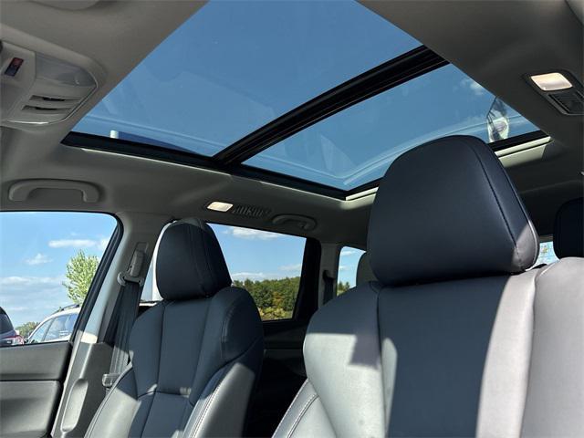 Photo of 2025 Crystal White Pearl Subaru Ascent